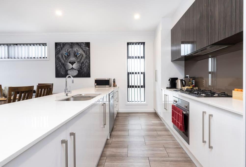 Luxury Home In Christies Beach With King Bed, Nbn, Netflix, 3Bed 2Bath Exteriér fotografie